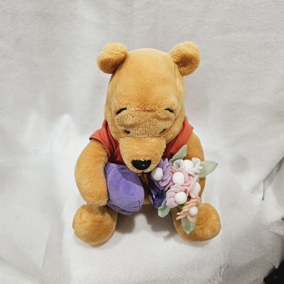 Vintage Winnie the Pooh Plush Valentines Day Hearts and Flowers - Picture 2 of 6